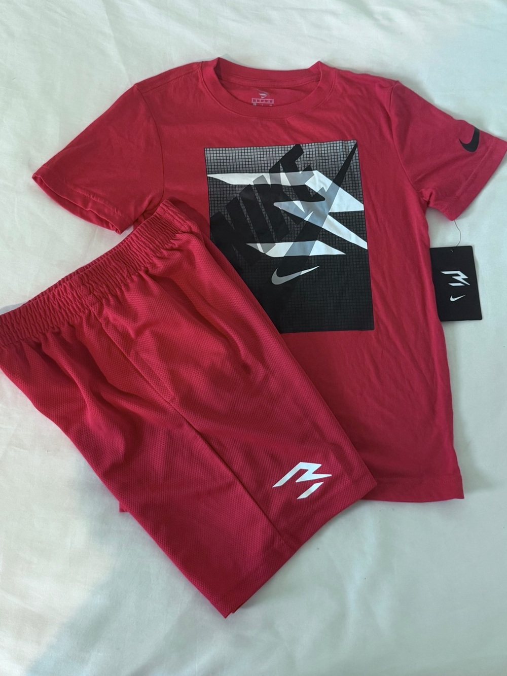 Nike Boys Youth 2pc Short & Tee Set. - Small